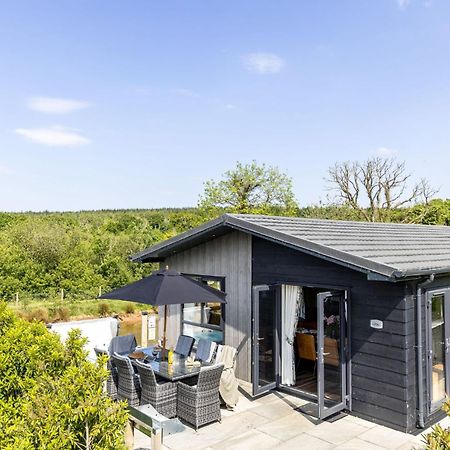 Lilac Lodge, 22 Roadford Lake Lodges Lifton Esterno foto