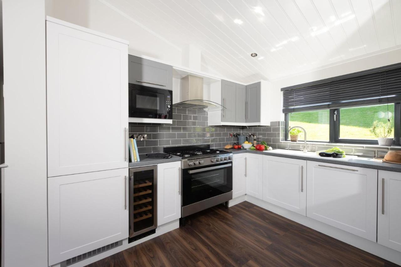 Lilac Lodge, 22 Roadford Lake Lodges Lifton Esterno foto