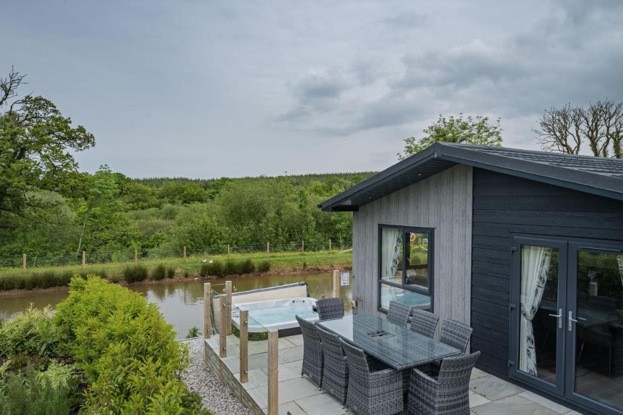 Lilac Lodge, 22 Roadford Lake Lodges Lifton Esterno foto
