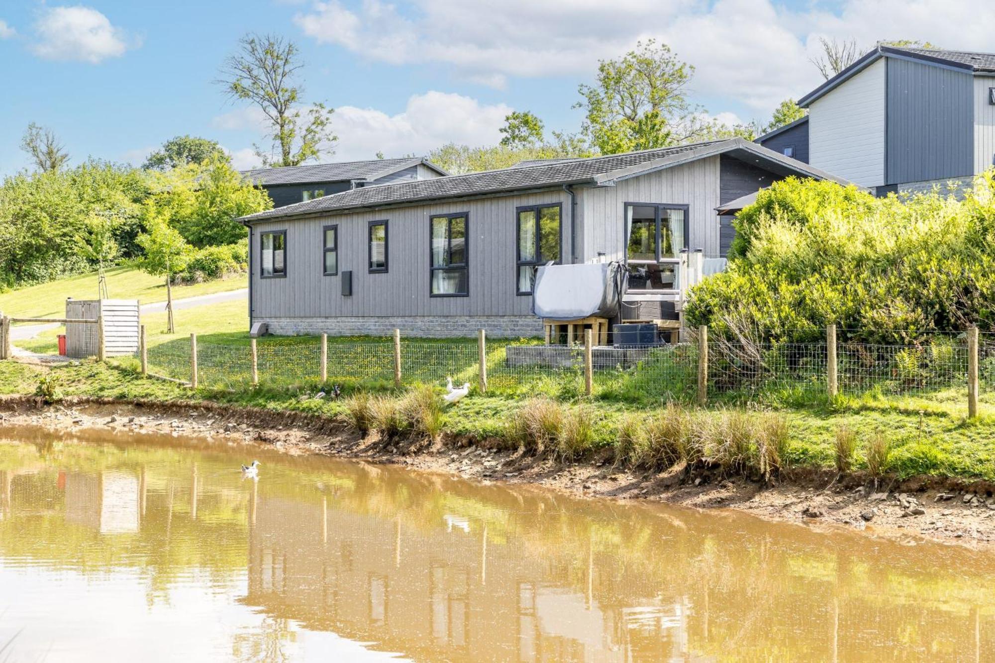 Lilac Lodge, 22 Roadford Lake Lodges Lifton Esterno foto