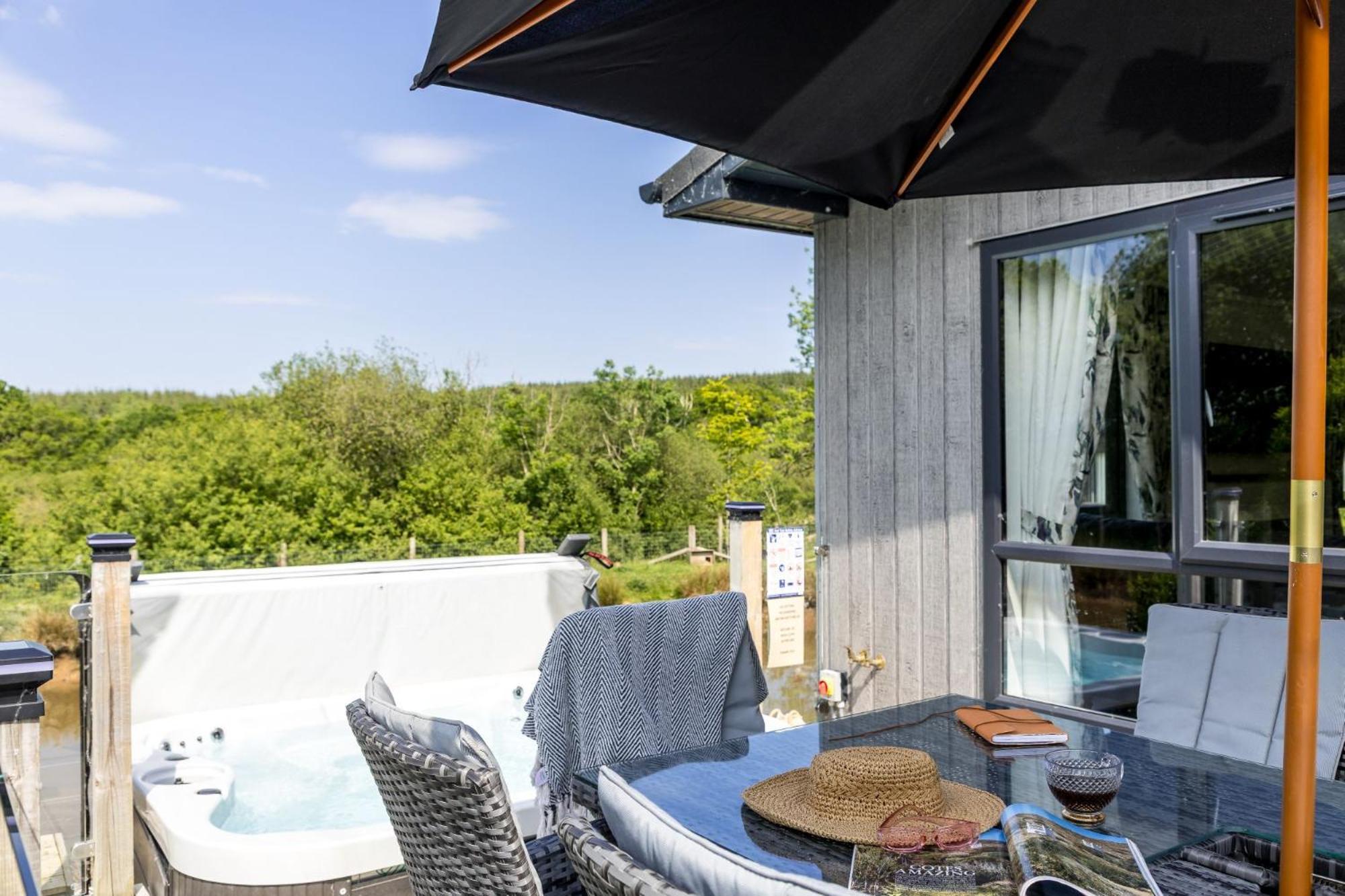 Lilac Lodge, 22 Roadford Lake Lodges Lifton Esterno foto
