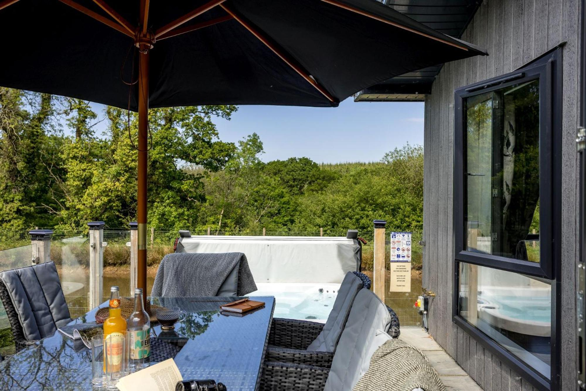 Lilac Lodge, 22 Roadford Lake Lodges Lifton Esterno foto