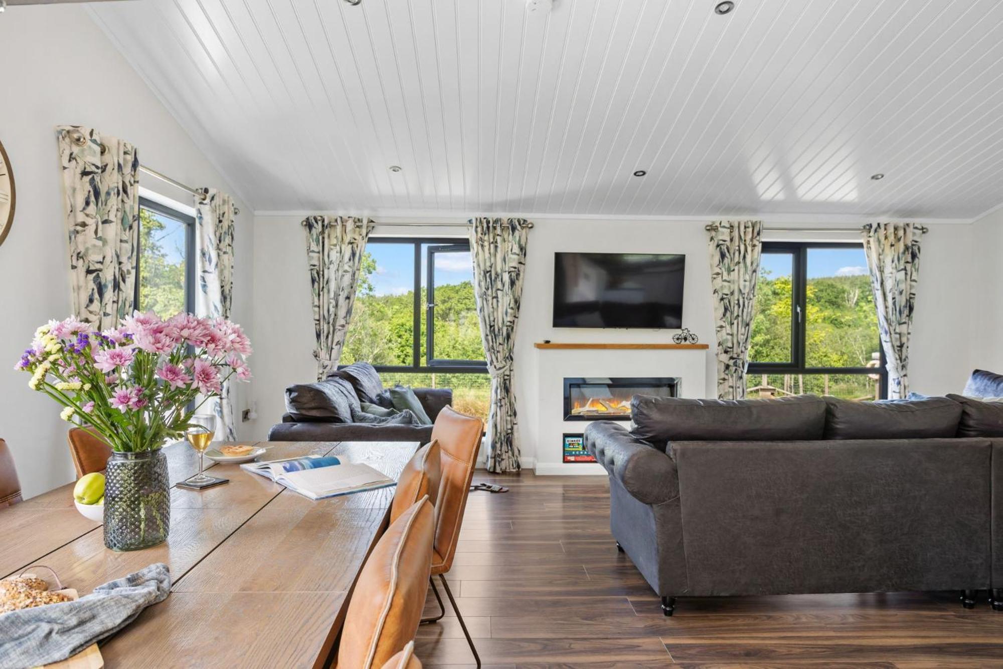 Lilac Lodge, 22 Roadford Lake Lodges Lifton Esterno foto